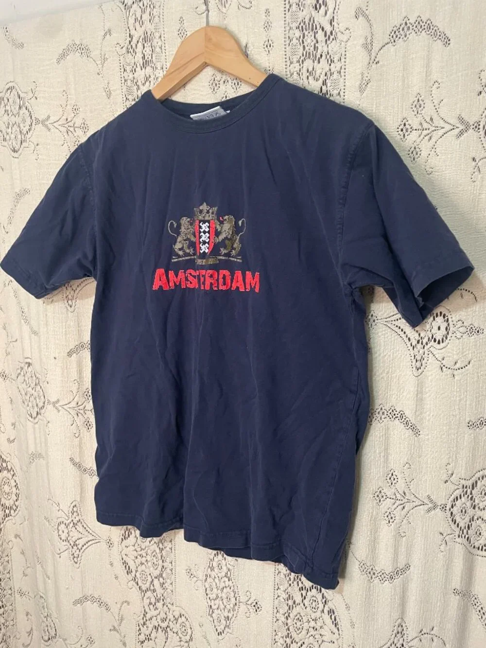 Your Basic: vintage Amsterdam y2k shirt - Picture 2 of 5